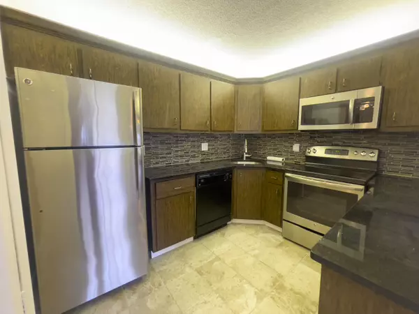 Greenacres, FL 33463,3561 Pine Needle DR A-1