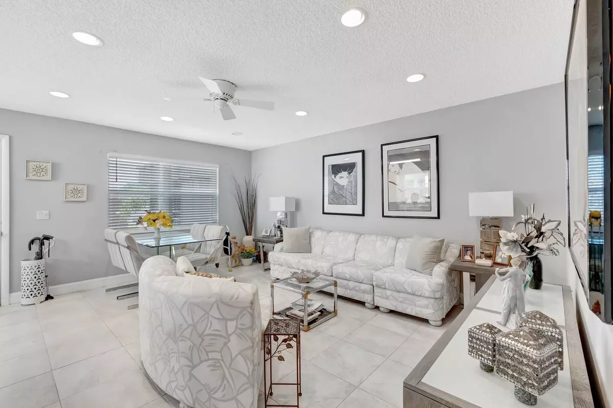 Delray Beach, FL 33484,422 Normandy I