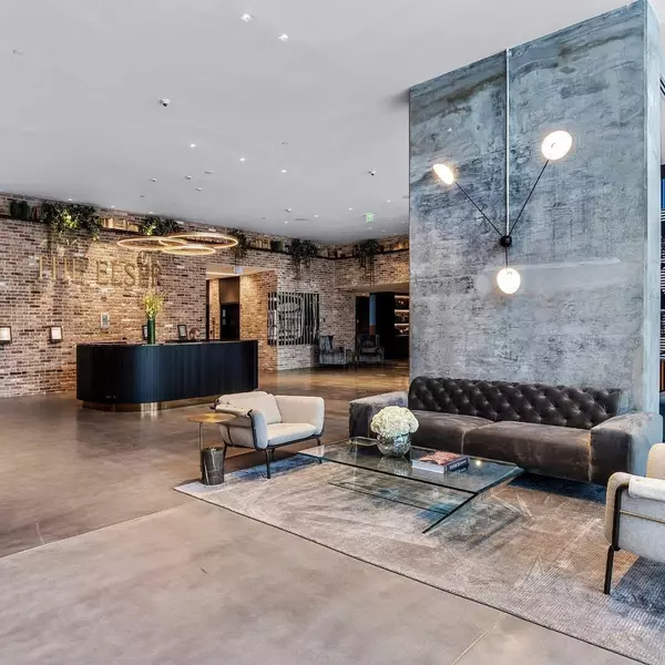 Miami, FL 33132,398 NE 5th ST 2118