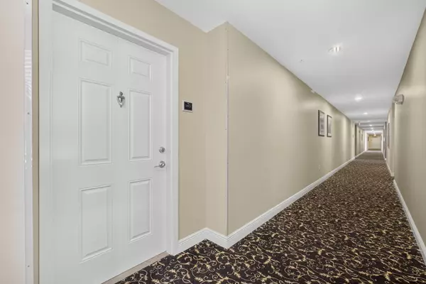 Palm Beach Gardens, FL 33418,4907 Midtown LN 1413