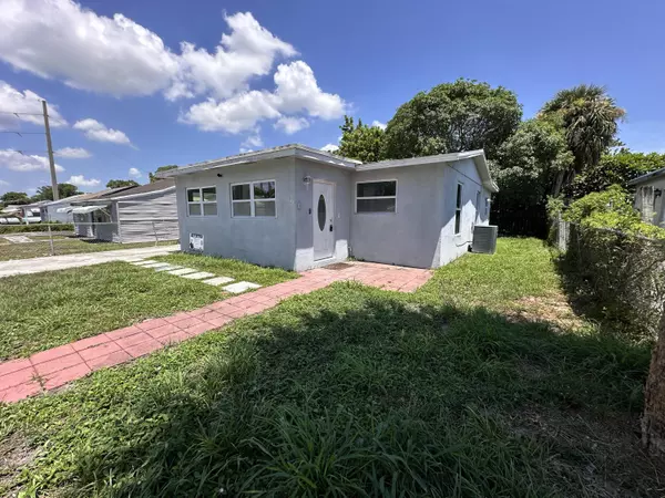 Riviera Beach, FL 33404,840 W 1st ST