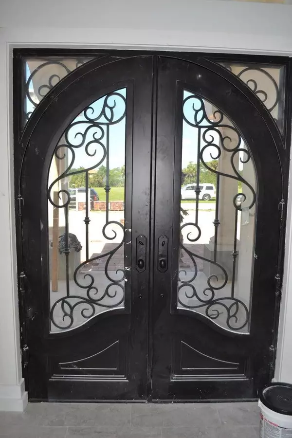 Port Saint Lucie, FL 34984,134 SE Fiore Bello