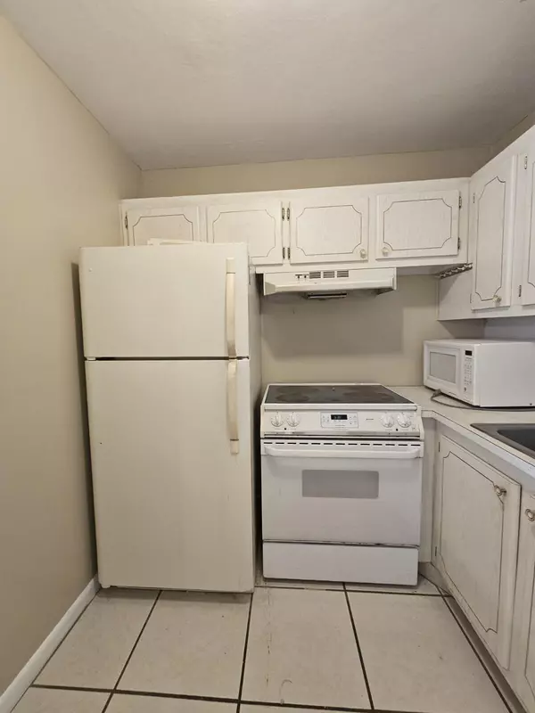 West Palm Beach, FL 33417,289 Camden L