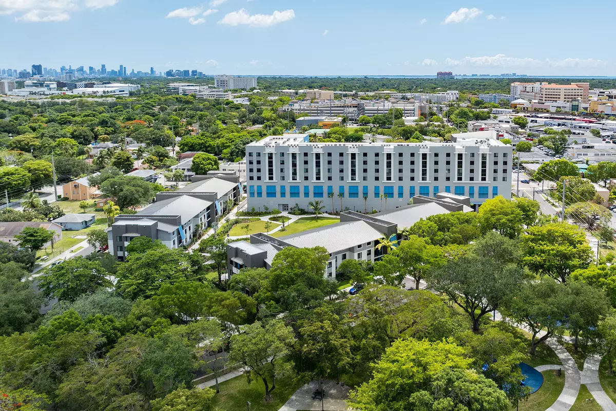 South Miami, FL 33143,5961 SW 68th ST 711