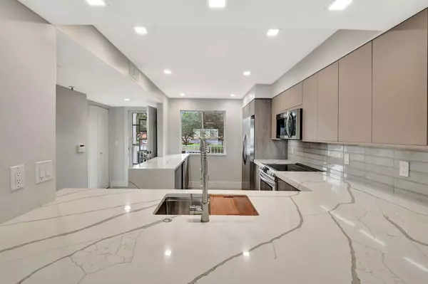 Delray Beach, FL 33484,14095 Royal Vista DR 202