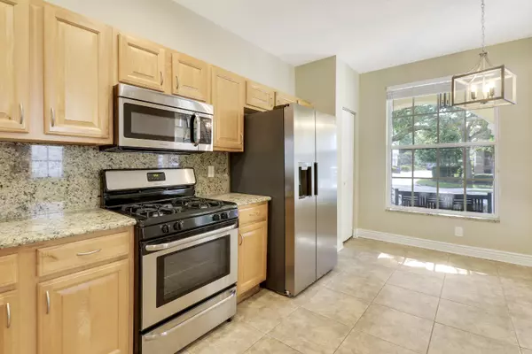 Palm Beach Gardens, FL 33410,323 September ST