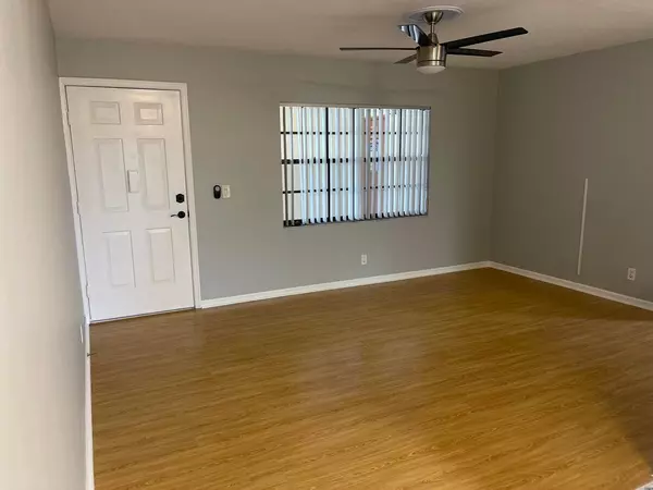 4237 Oak Terrace DR, Greenacres, FL 33463