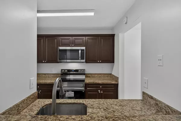 Boynton Beach, FL 33436,913 Meadows CIR