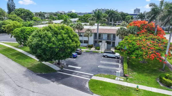 Delray Beach, FL 33483,3275 Frederick BLVD 17u