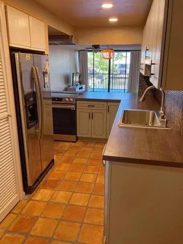 Boca Raton, FL 33432,6 Royal Palm WAY 310