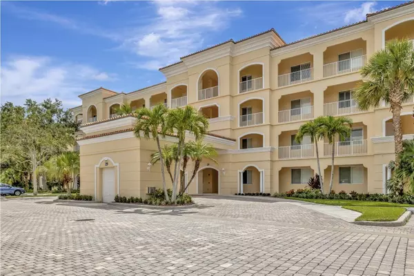 Fort Pierce, FL 34949,29 Harbour Isle DR 203
