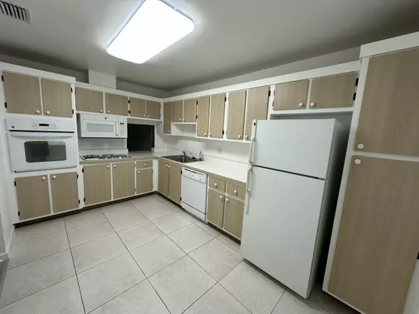 West Palm Beach, FL 33415,5775 W W Fernley DR 112