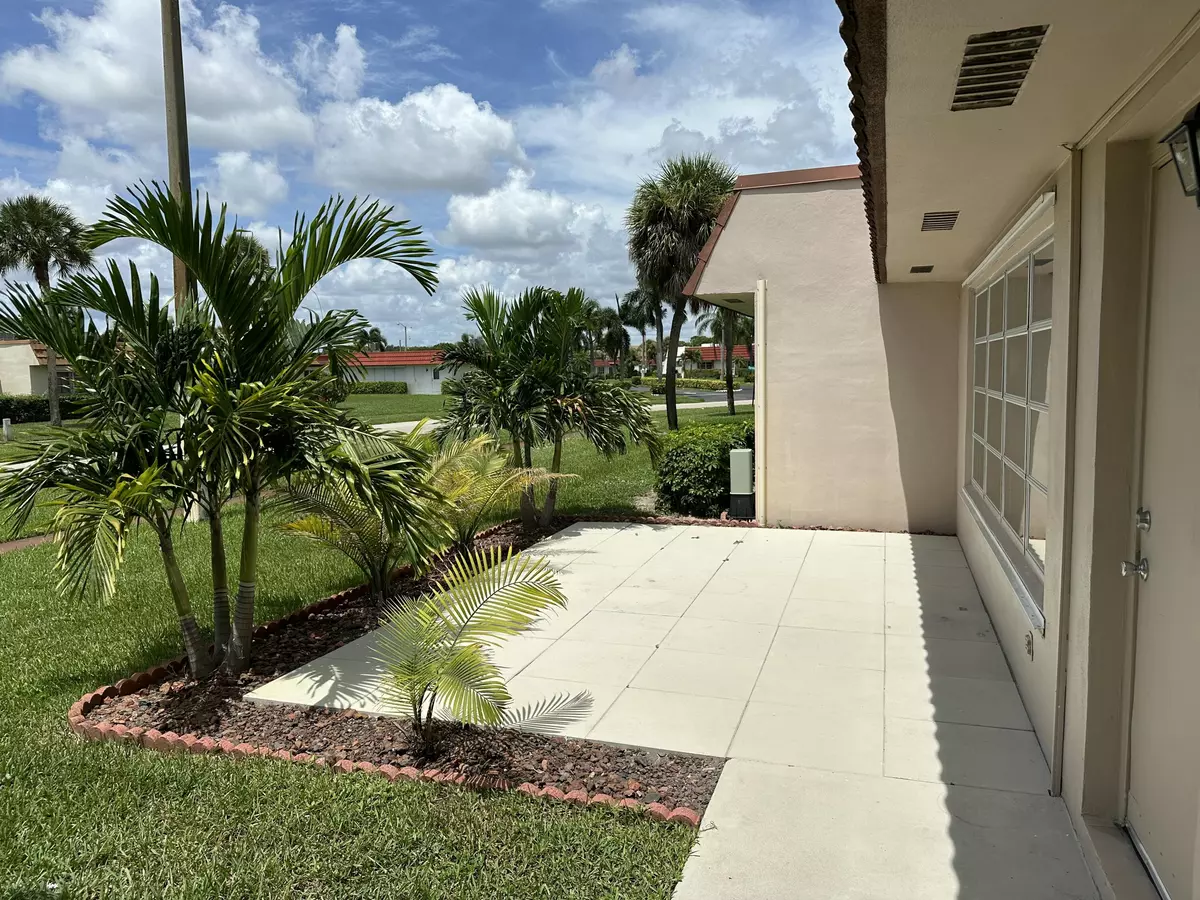 West Palm Beach, FL 33415,5775 W W Fernley DR 112