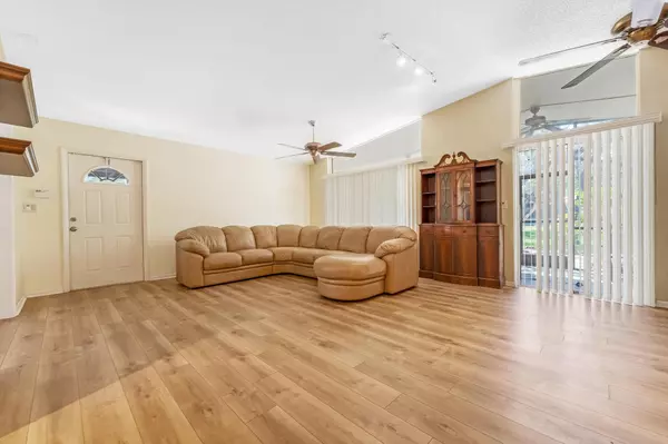 Boca Raton, FL 33428,22295 Timberly DR