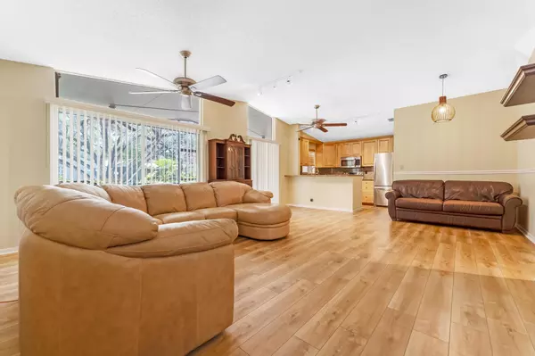 Boca Raton, FL 33428,22295 Timberly DR