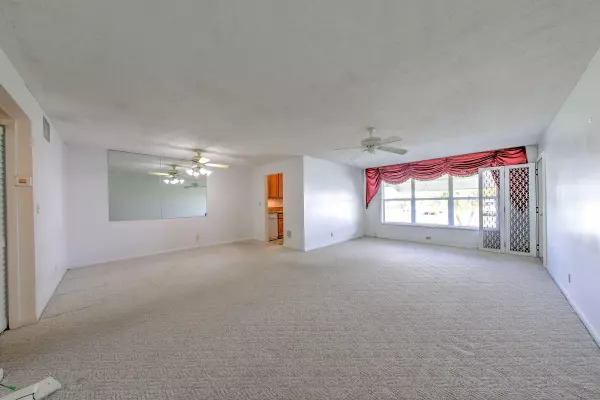 Fort Pierce, FL 34982,112 Lakes End DR B