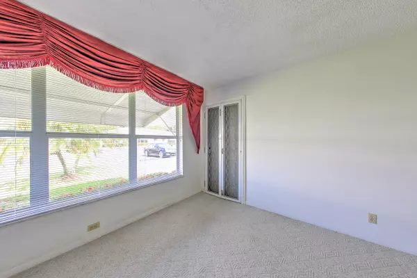 Fort Pierce, FL 34982,112 Lakes End DR B