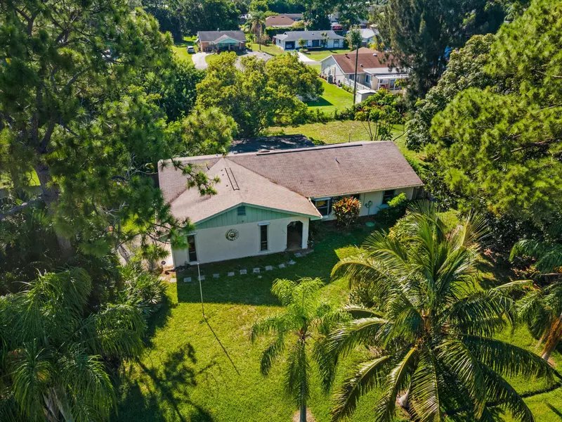 1644 SE Haverford ST, Port Saint Lucie, FL 34983