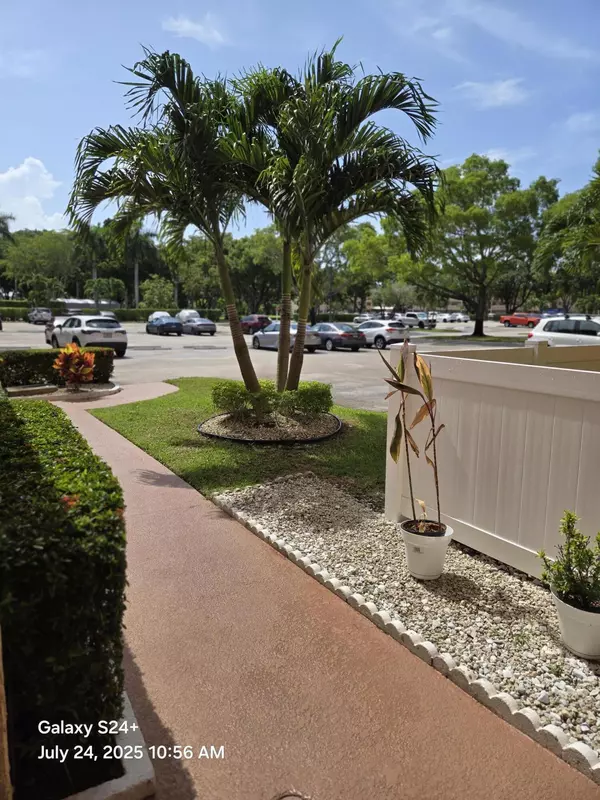 Delray Beach, FL 33446,14623 Bonaire BLVD 604