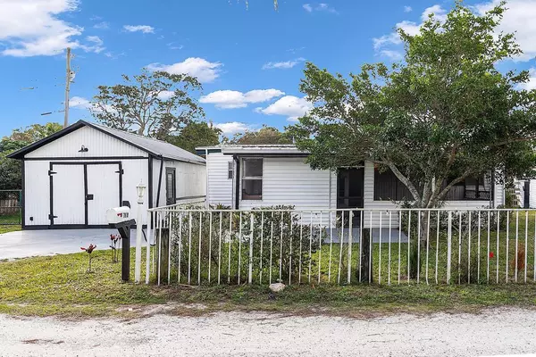 7818 SE Arrance ST, Hobe Sound, FL 33455