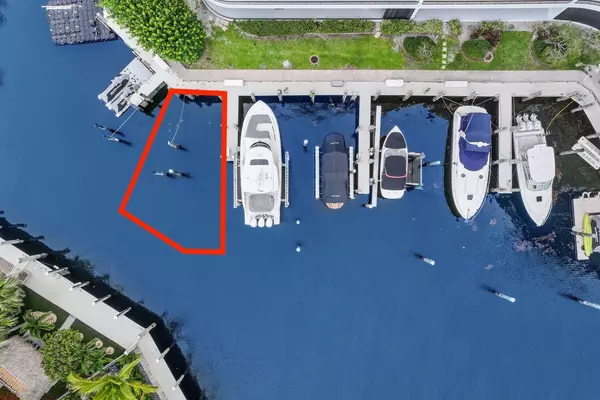 Highland Beach, FL 33487,1018 Grand CT