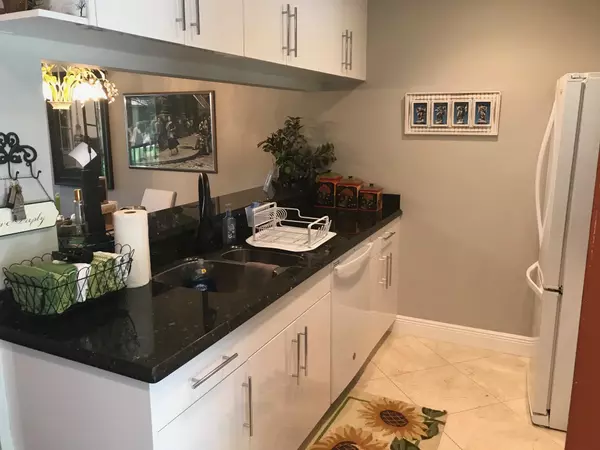 Boca Raton, FL 33486,826 SW 9 St CIR 203