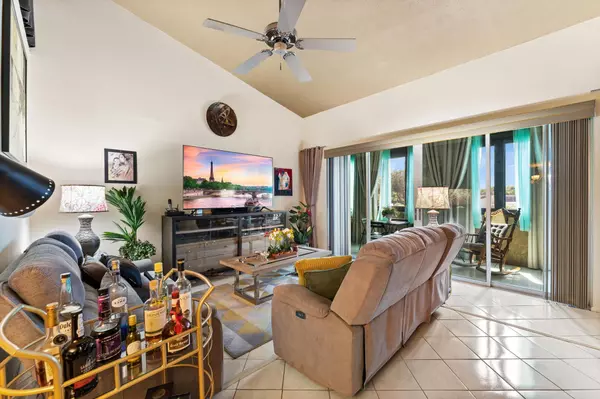 West Palm Beach, FL 33406,2561 Boundbrook BLVD 209