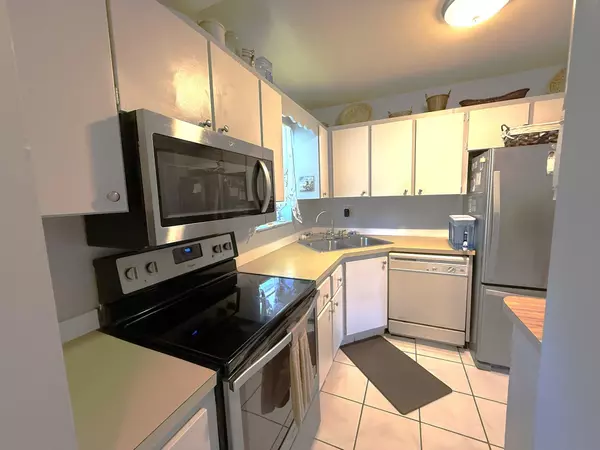 Stuart, FL 34994,1965 SW Palm City RD 33i