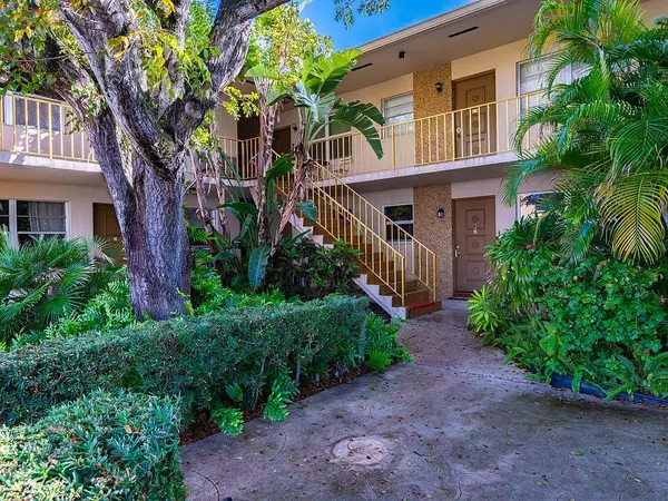 30 S J ST 16, Lake Worth Beach, FL 33460