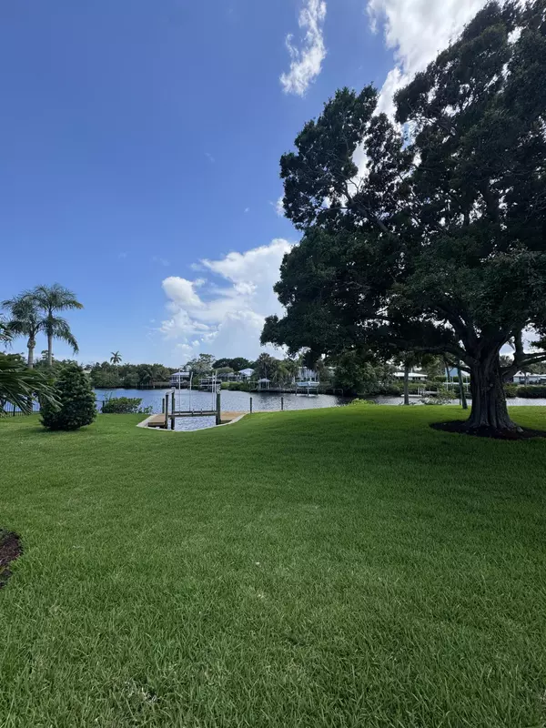 Stuart, FL 34994,1064 NW Spruce Ridge DR