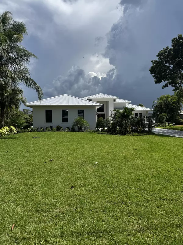 1064 NW Spruce Ridge DR, Stuart, FL 34994