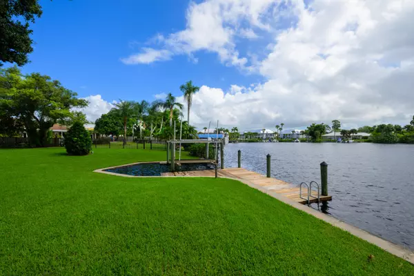 Stuart, FL 34994,1064 NW Spruce Ridge DR
