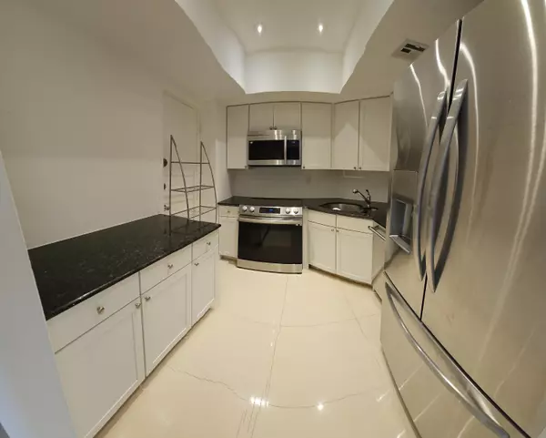 Boca Raton, FL 33432,50 SW 3rd AVE 3050