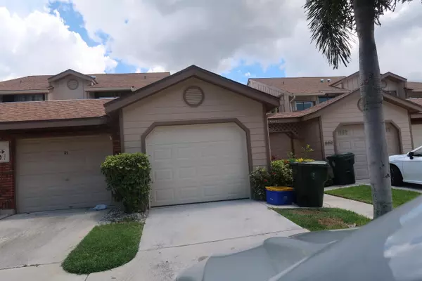Greenacres, FL 33413,600 Crosswinds D2 DR D2