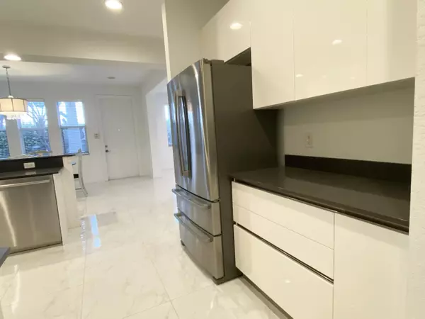 West Palm Beach, FL 33401,850 Millbrae CT 2