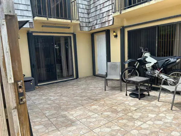 Palm Springs, FL 33461,149 Lake Arbor DR