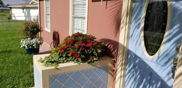 Port Saint Lucie, FL 34983,864 SE Festivo CT