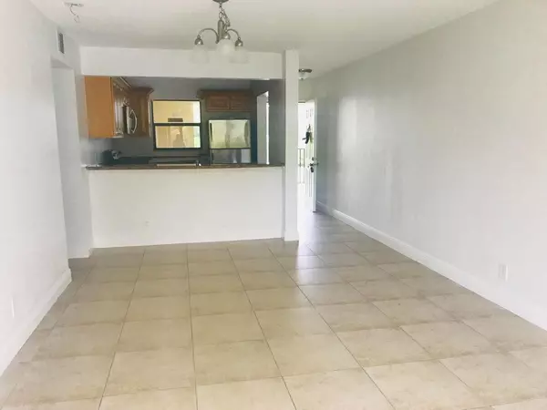West Palm Beach, FL 33411,1477 Lake Crystal DR G