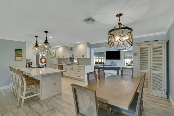 Delray Beach, FL 33444,301 Enfield RD