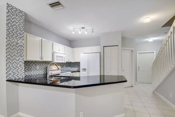 Lake Worth, FL 33467,6987 Oak Bridge LN