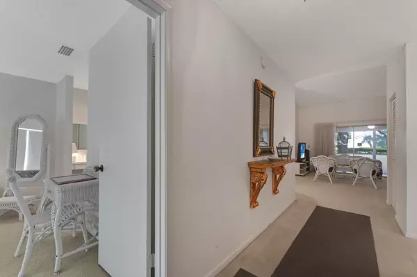 Delray Beach, FL 33445,708 Lago RD