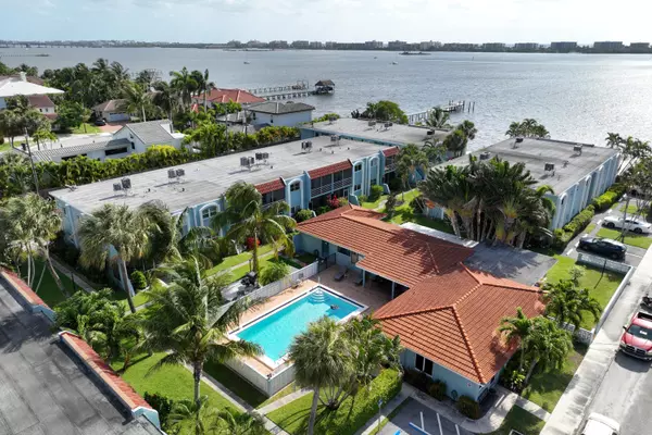 Lake Worth Beach, FL 33460,1432 S Lakeside DR 11