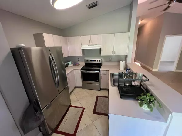 Boynton Beach, FL 33426,713 W W Key ST