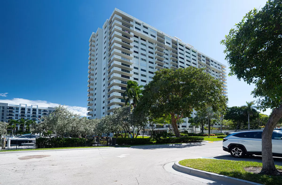 Fort Lauderdale, FL 33308,3200 N Port Royale DR 604