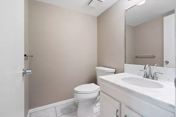 Fort Lauderdale, FL 33308,3200 N Port Royale DR 604