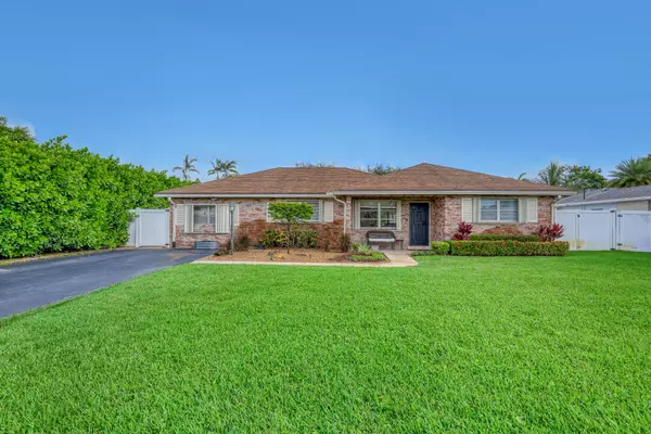 Lake Clarke Shores, FL 33406,1915 Laurel LN