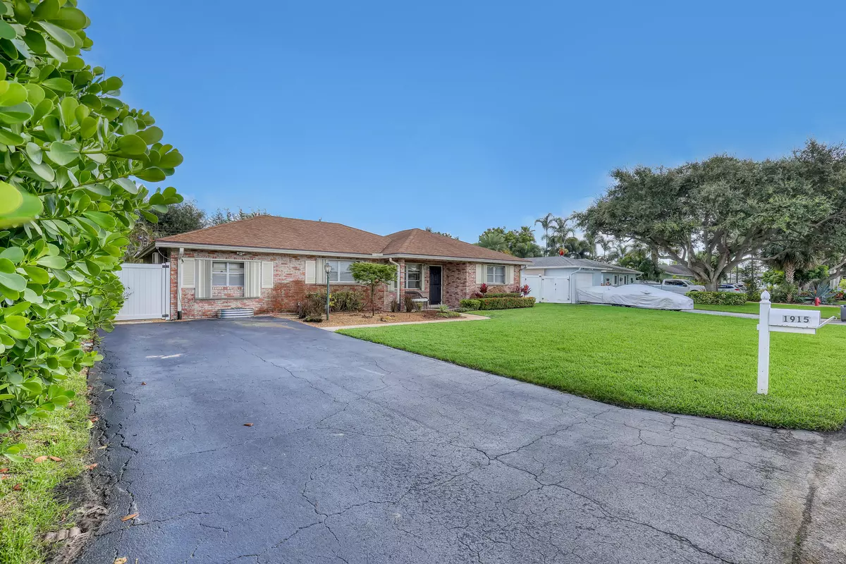 Lake Clarke Shores, FL 33406,1915 Laurel LN