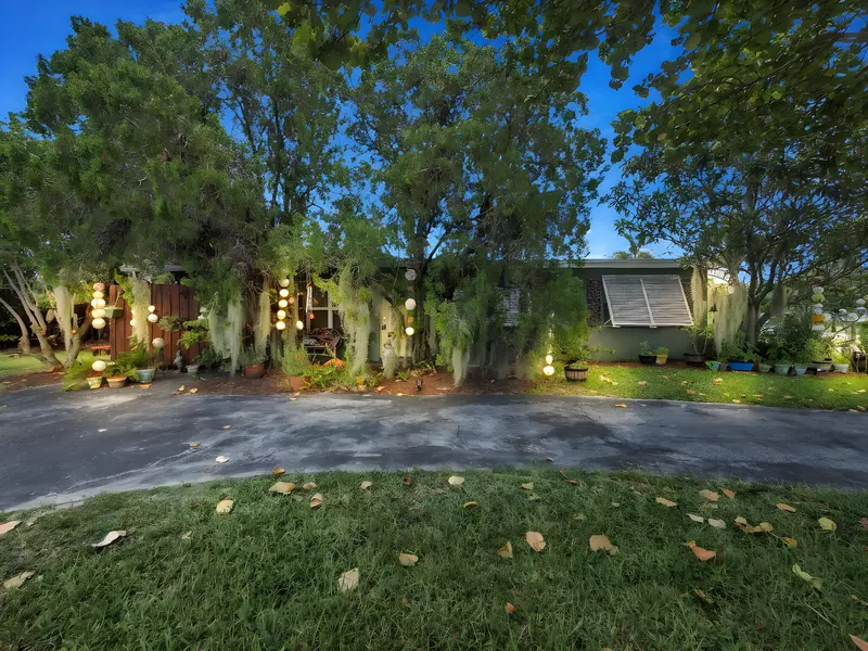 5737 Basil DR, West Palm Beach, FL 33415