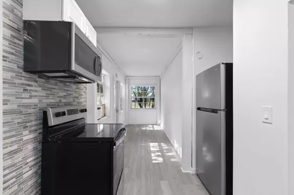 North Palm Beach, FL 33408,1831 Juno RD B