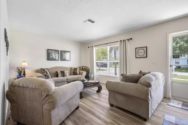 Port Saint Lucie, FL 34983,349 NE Jonquil ST